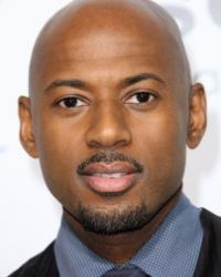 Hollywood Star Returns to His Roots